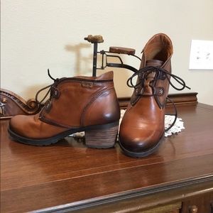 Pikolinos ankle boots